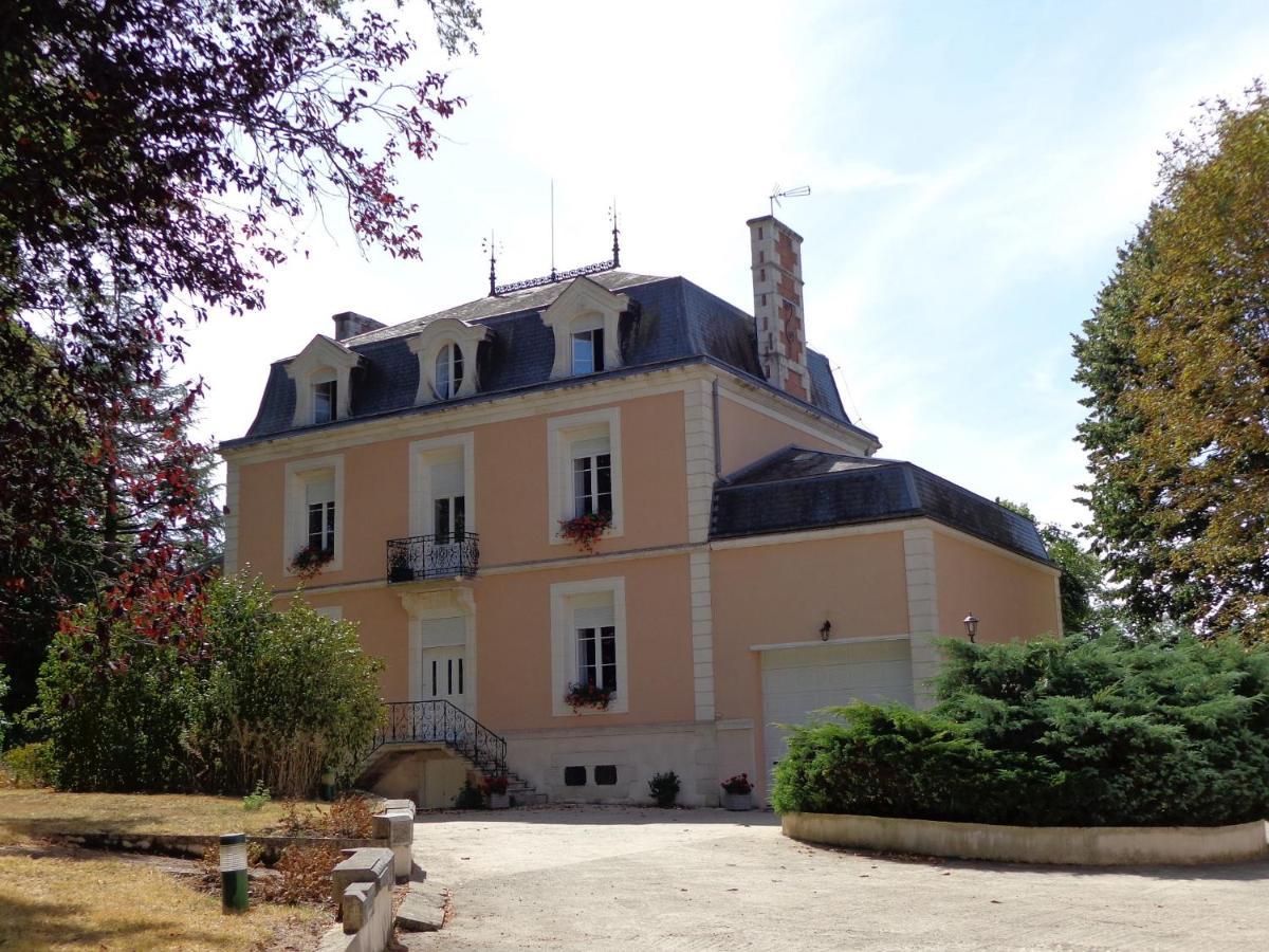 La Maison Ribotteau L'Isle-Jourdain  Exterior photo